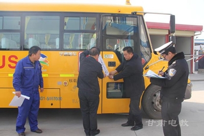 筑牢安全防線 護航平安學途——蘭州市紅古區深化校車駕駛員安全管理培訓與規范運營紀實